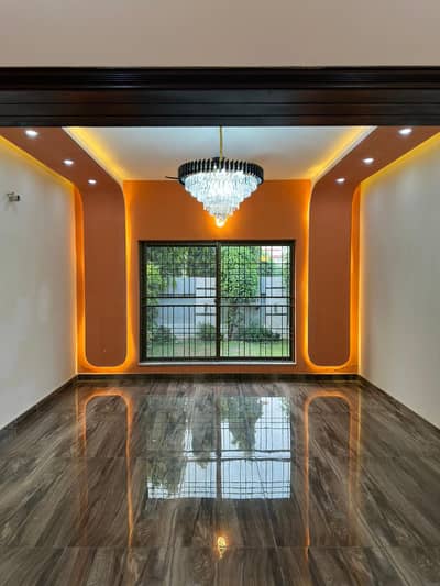 1 Kanal House for sale in IEP / Engineers Town | 5 beds and baths | Huge Open Area
