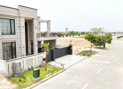 1 KANAL PLOT ON IDEAL LOCATION NEAREST TO PARK & MASJID AVAILABLE FOR SALE IN NLC