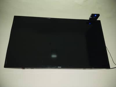 Haier 42 inches LED tv with original panel original sound. .