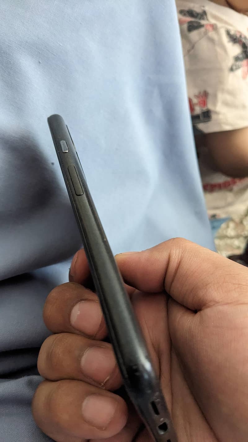 Google Pixel 5 Good Condition 3