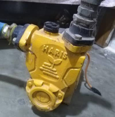 Haris water pump 4 month used new condition electric