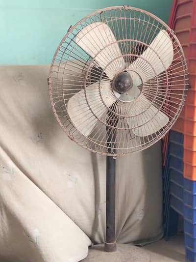 padestal fan