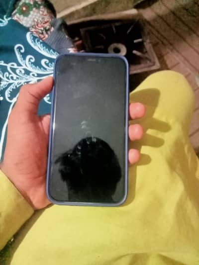 Apple iPhone XR iCloud locked