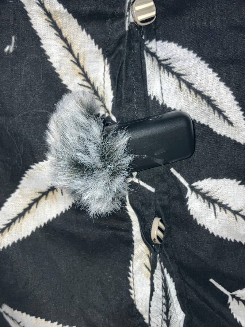 Wireless microphones 3