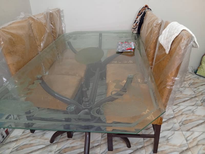 Fresh 2 week use dining table 0