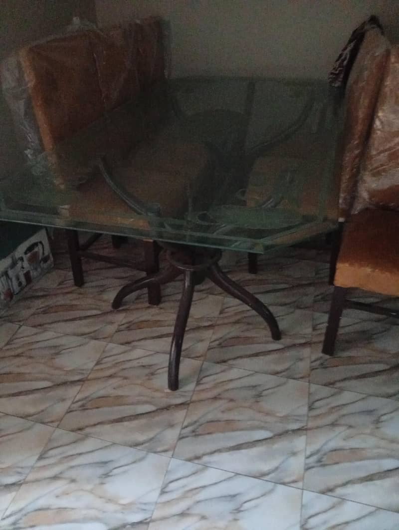 Fresh 2 week use dining table 3