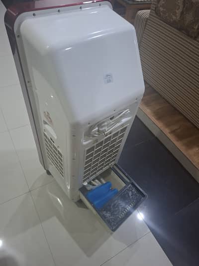 Signature air cooler also heater good working condition with box