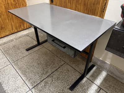 Modern Gaming Computer Table for Sale – New