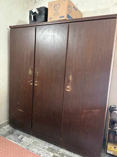 3 door wardrobe