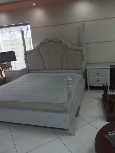 Bridal Bed Set| Sheesham and Kikar Wood | 1 Bed + 2 Side Table