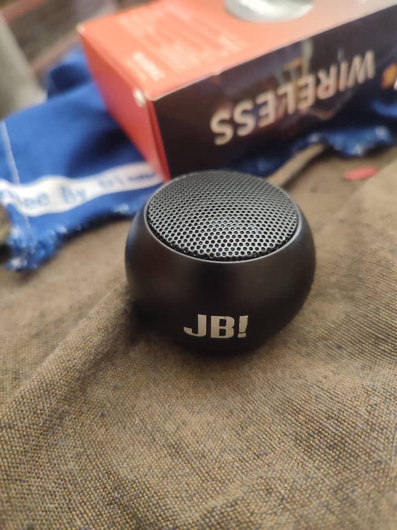 JBL Mini Speaker 0