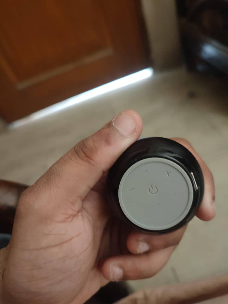 JBL Mini Speaker 1