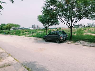 A Block 10 Marla Plot Available With Ideal Location Near Mosque,Park & Market