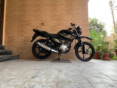 Yamaha Ybr 125g 2021 model.
