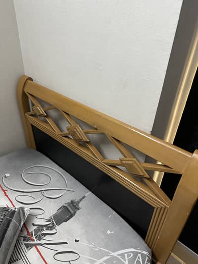 2 Single Beds with Side Table – 9/10 Condition