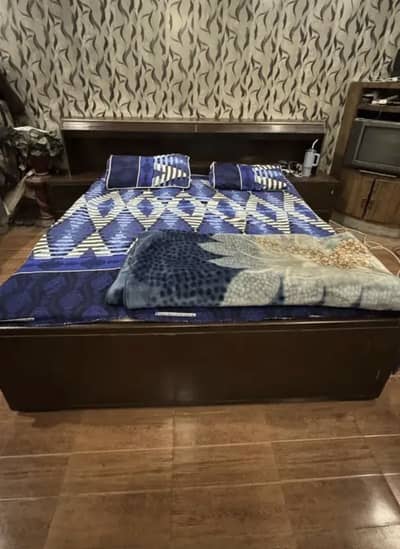 Full size bed Wooden Bed with Storage Headboard solid bed