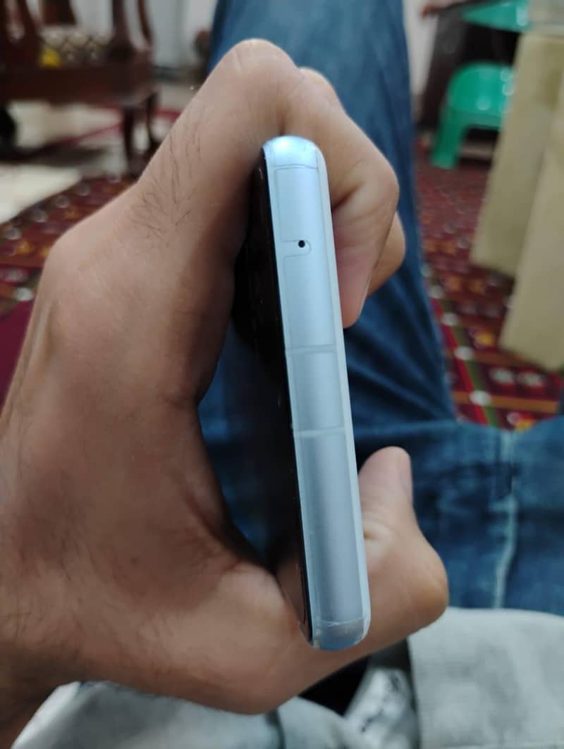 Google pixel 7a 5