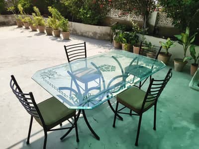Dining Table with 4 chairs for sale