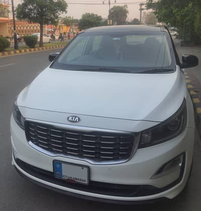 Kia Grande Carnival 2020 Model EX+ Total genuine Scratch less