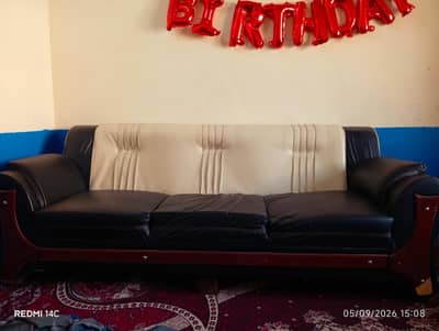 7 Seater Luxury Sofa Set With Free Covers – Off White & Black
