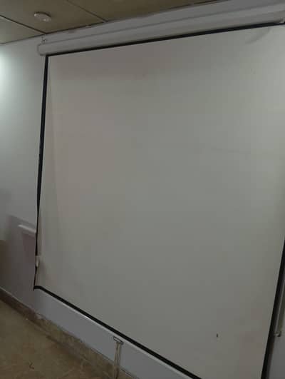 Multimedia-Projector Screen