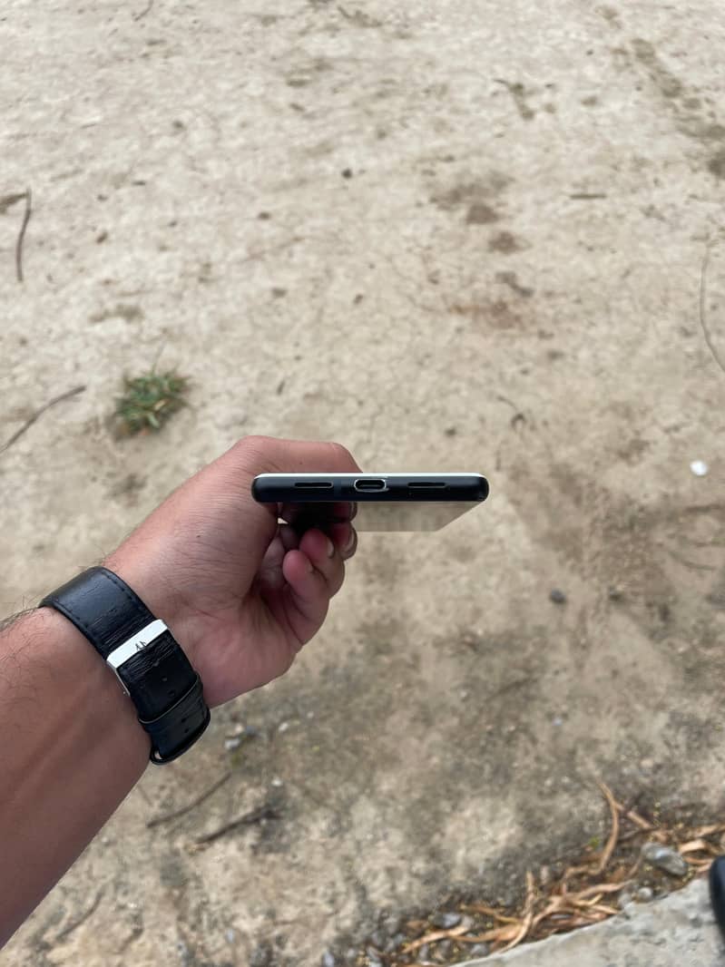 Google Pixel 6 4