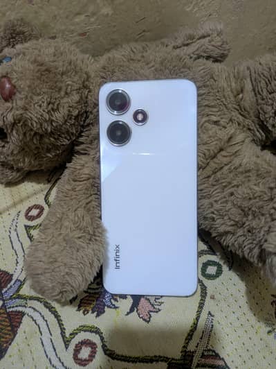 infnix hot 30 play daba charger sath 10 by 10 hai