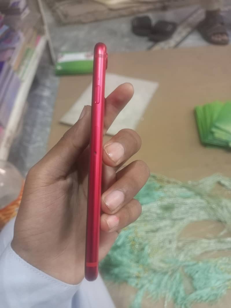 Iphone SE (SECOND GENERATION) 1