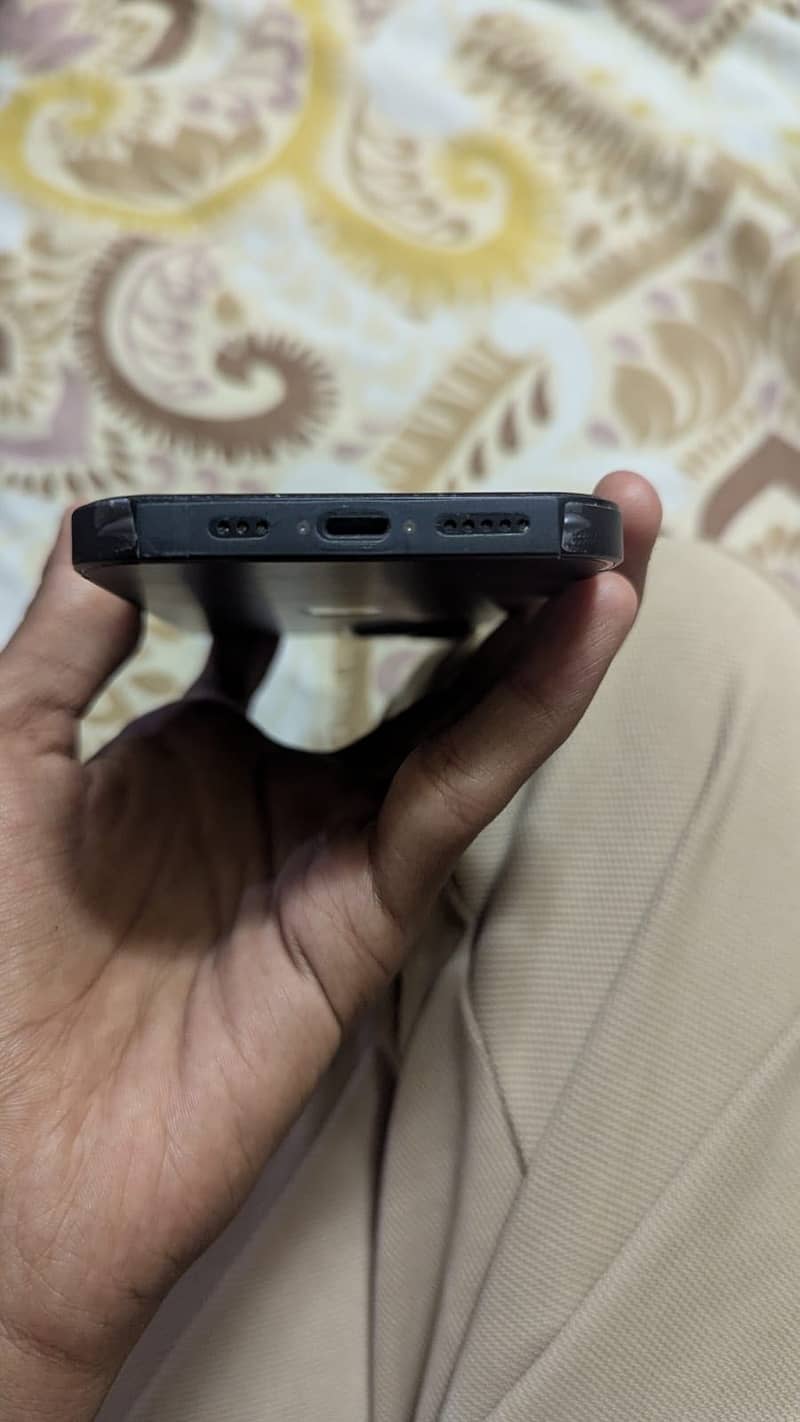 Iphone 13 4