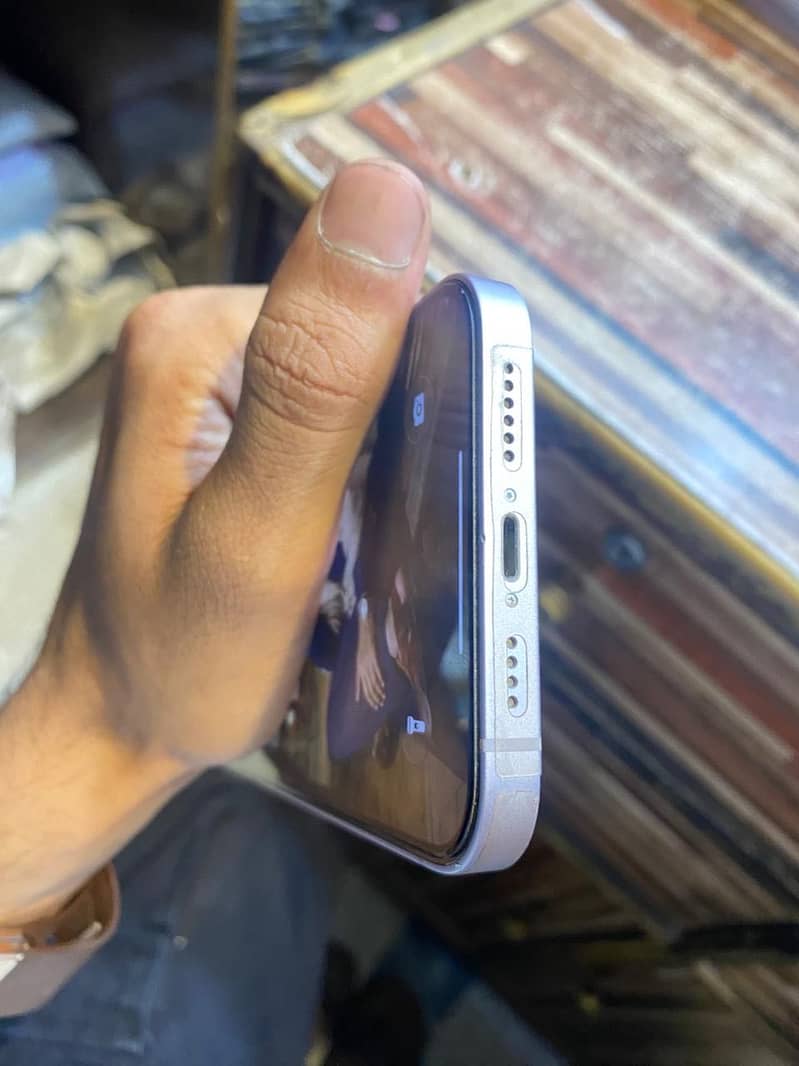 iphone 14plus 3