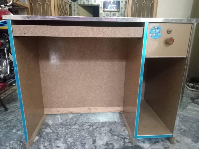 Computer Table 1
