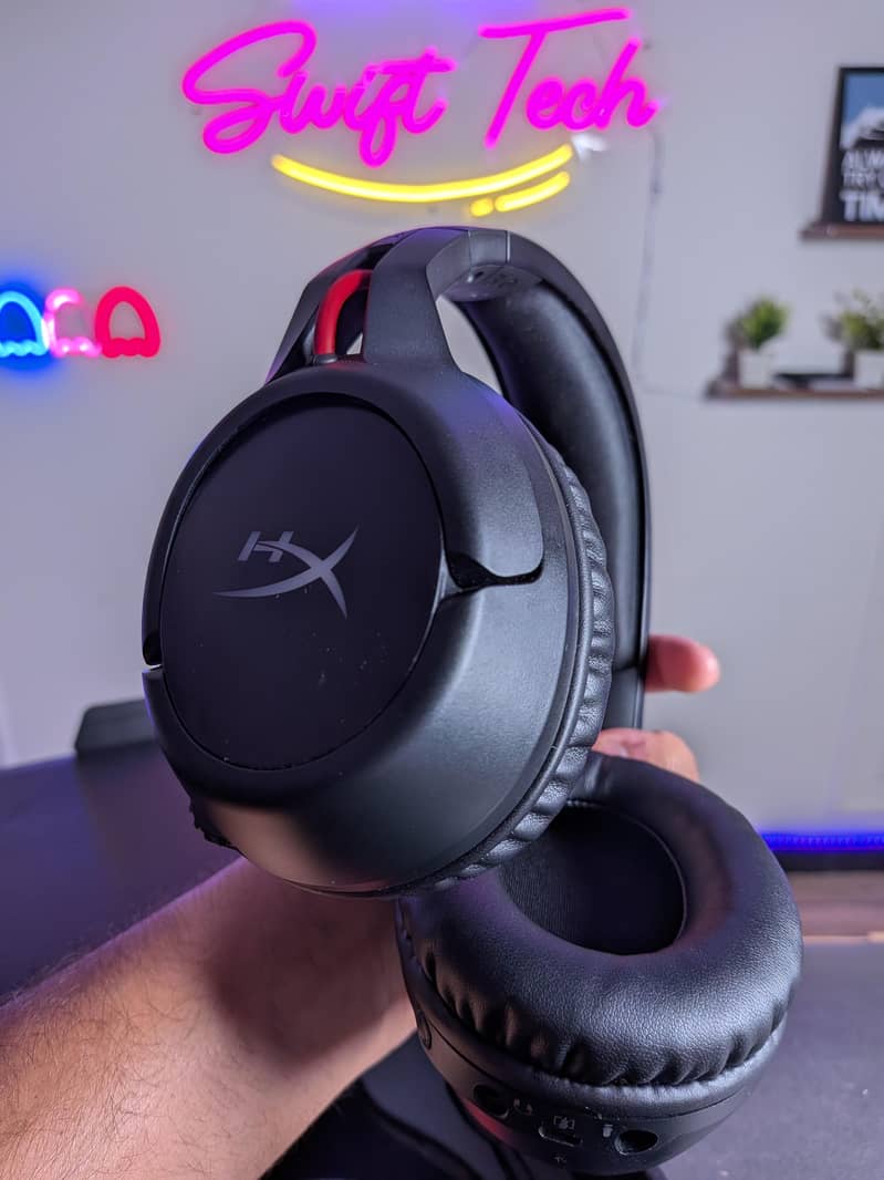 HyperX Cloud Flight Wireless Gaming Headset (Open Box) 4