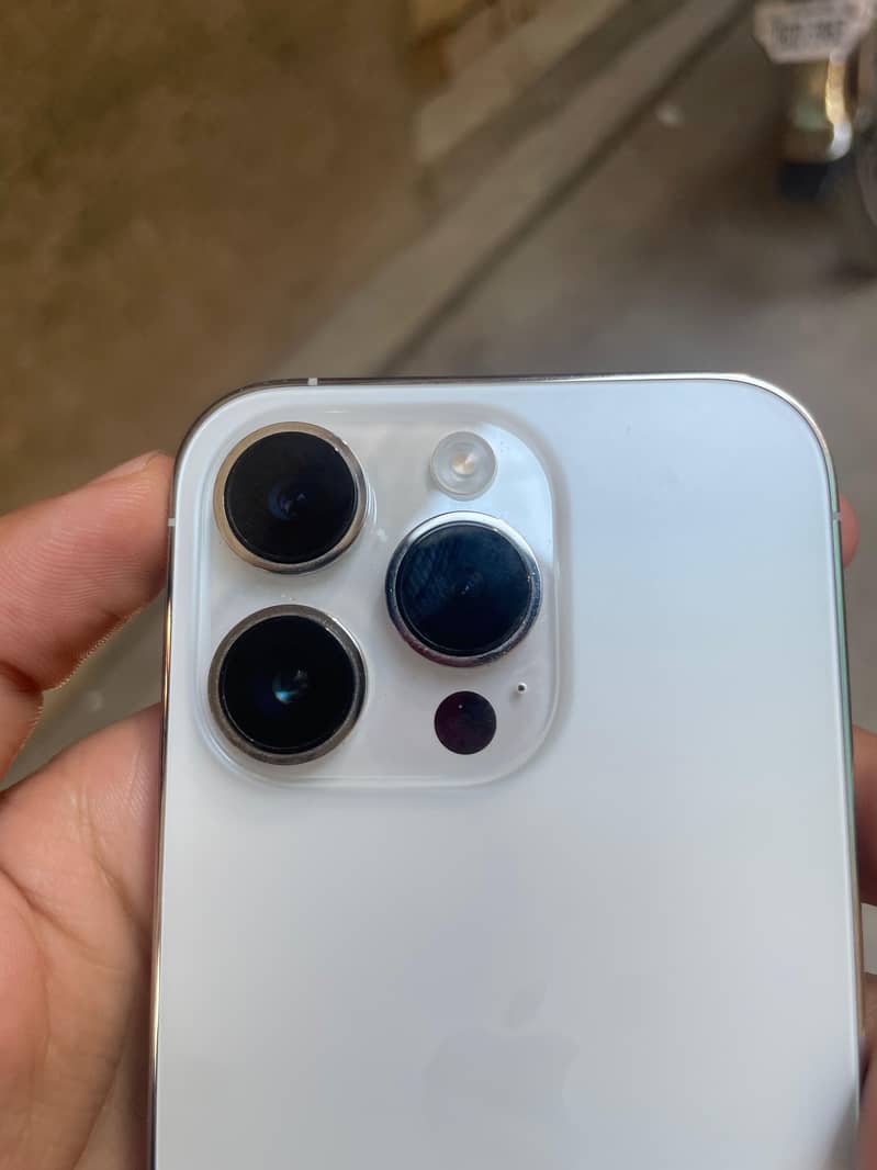 iPhone 14 Pro 1