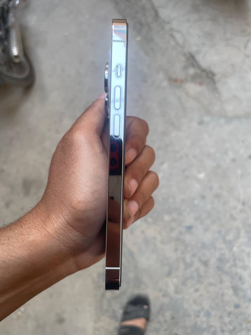 iPhone 14 Pro 3