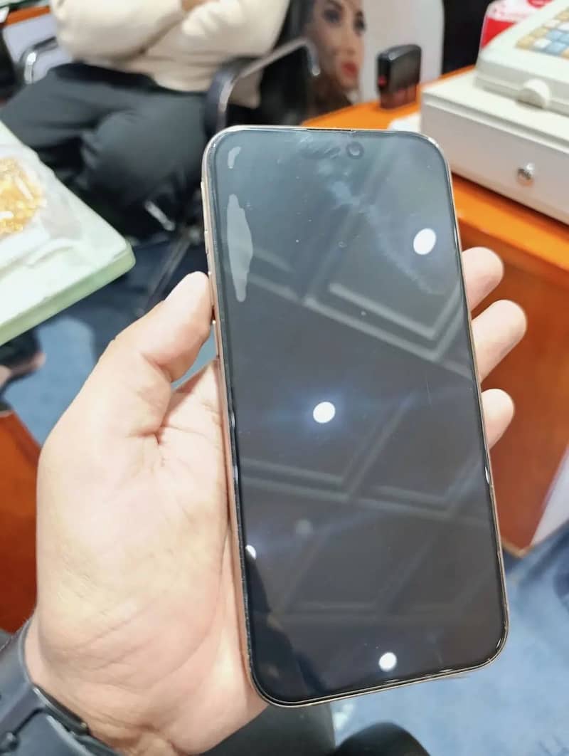 Iphone 16pro max 0