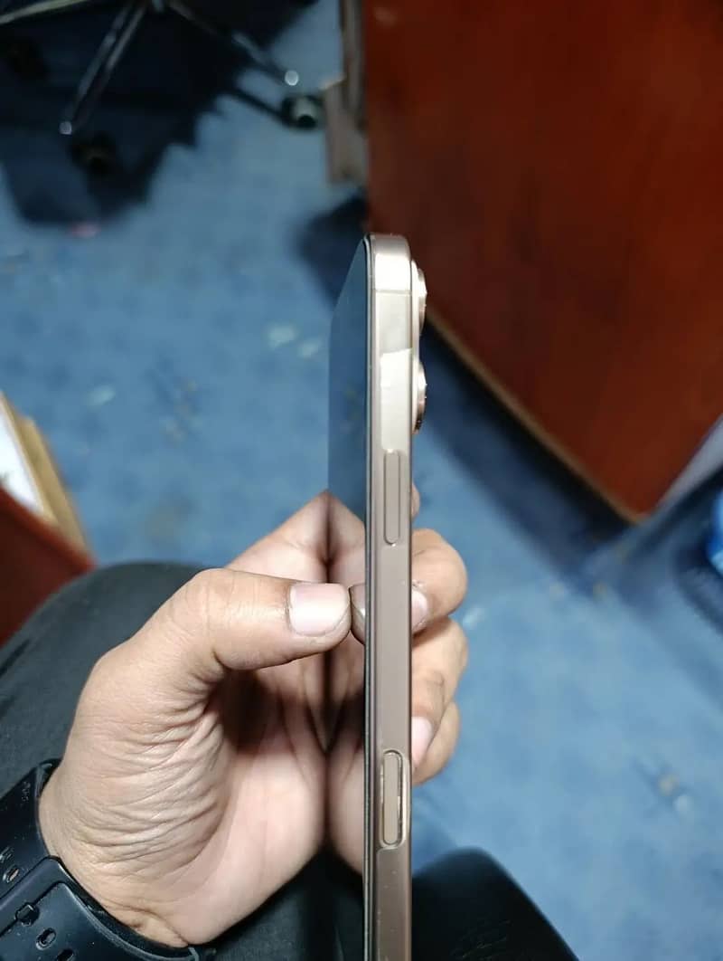 Iphone 16pro max 3
