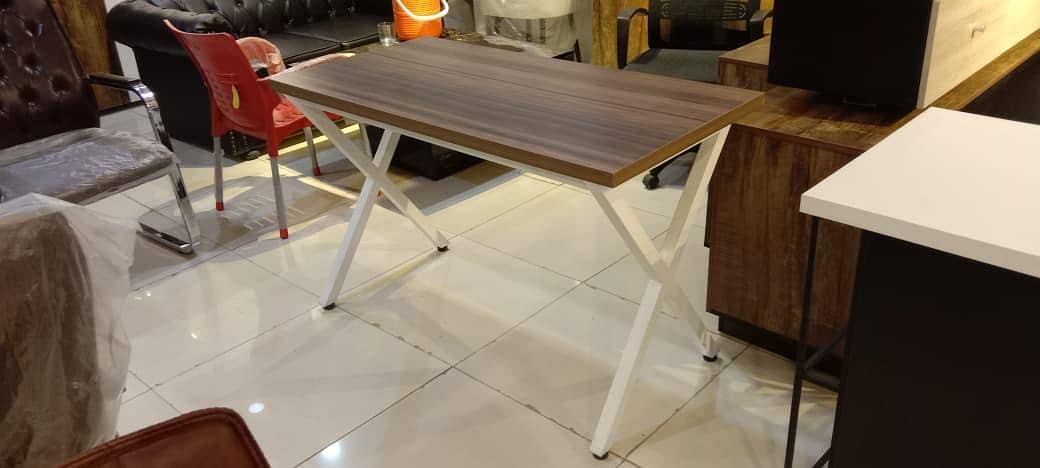 Computer/Study Table 17