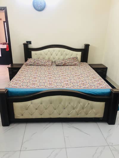 Like new Bed set for sale