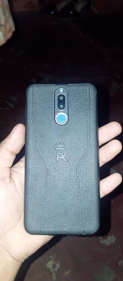 Huawei mate 10 lite. . . . . . . 4___64gb
