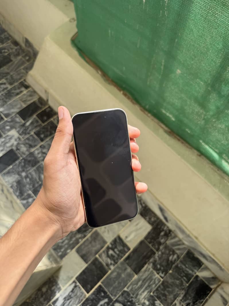 iPhone 15 jv 1