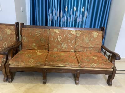 5 seater wooden sofa with centre table