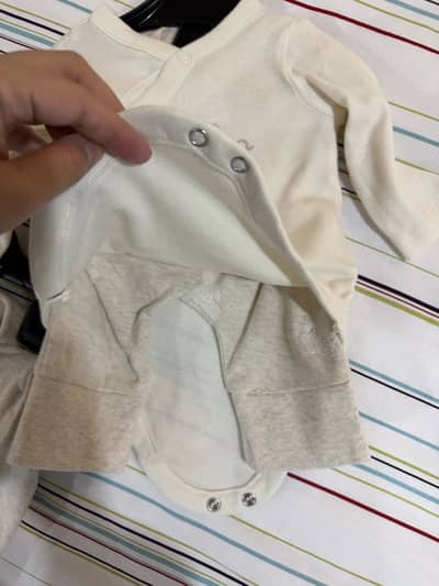 2 sets romper and trouser shirt