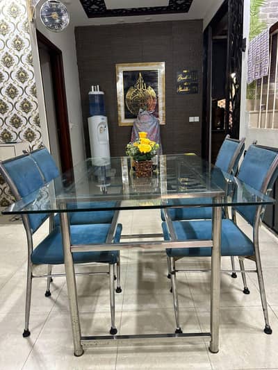 four seater Dinning table