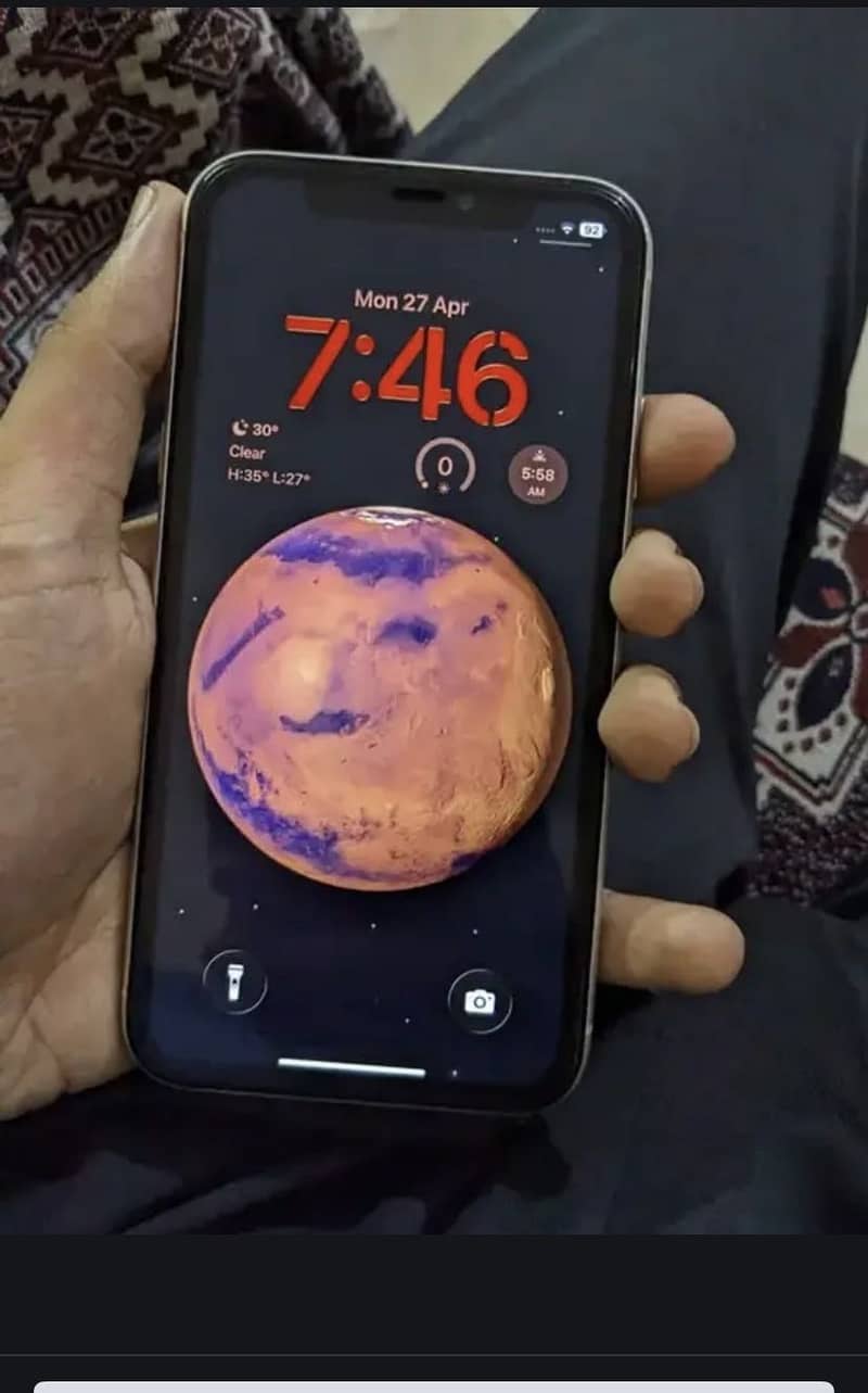 iPhone 11 4