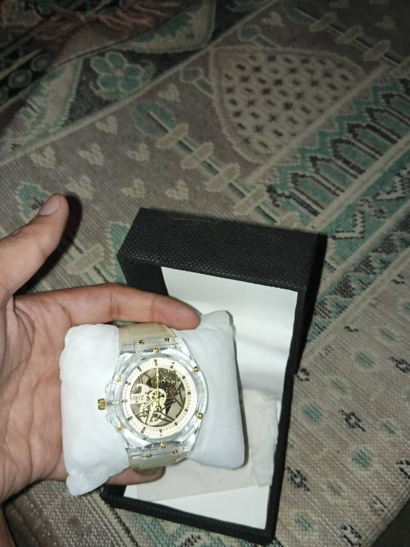 WATCH 1