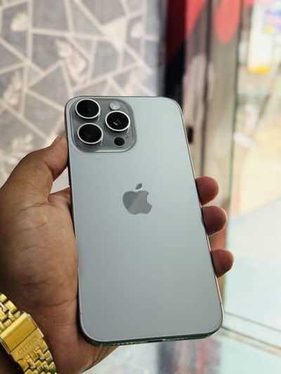 IPHOEN 15 pro max non  pta 256 gb 10/10