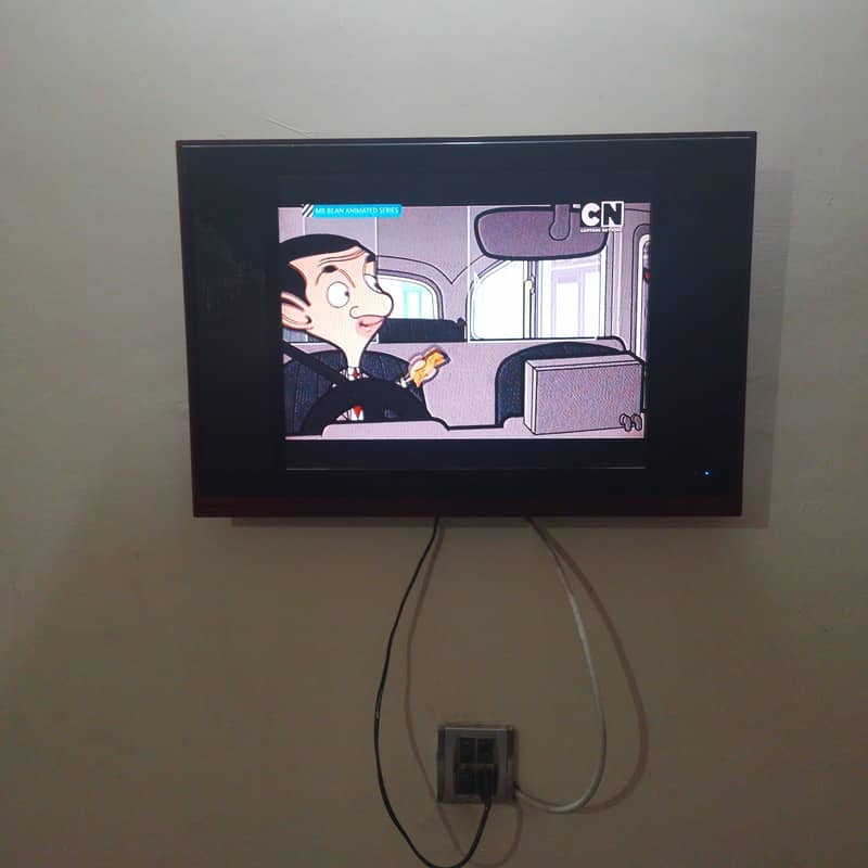5000 LCD 1