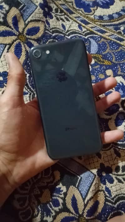 iphone 8 non PTA (condition 10/9.5) (original charger shat ha)
