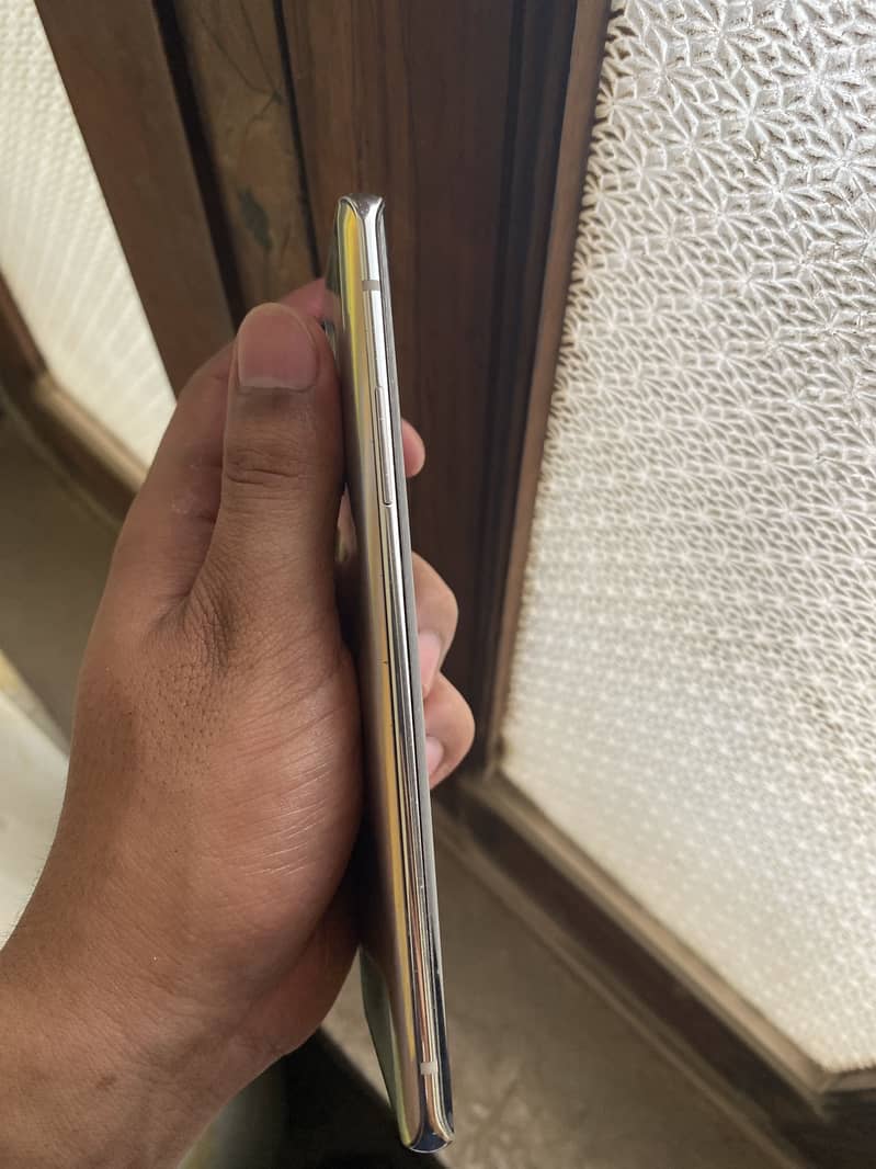 One plus 8(Exchange possible) 4