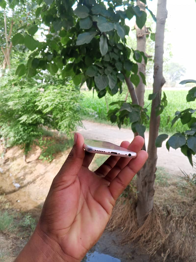 Apple iPhone 6S 3